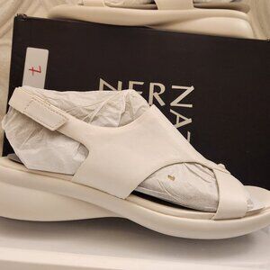 Naturalizer Warm White "Lillian" Sandals. NIB. Size 10 Wide